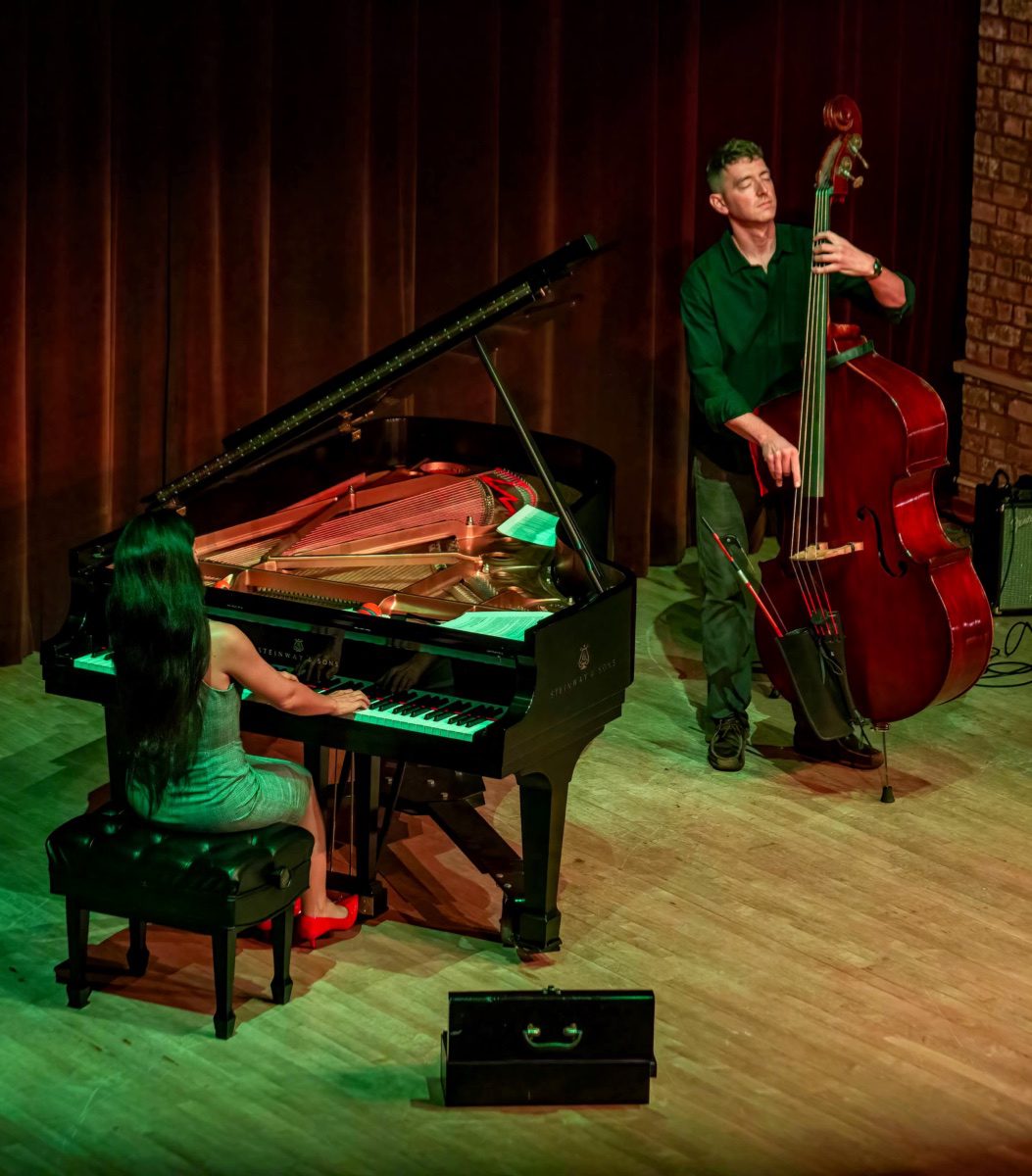 Duo Extempore interprets history, art, and space through music.