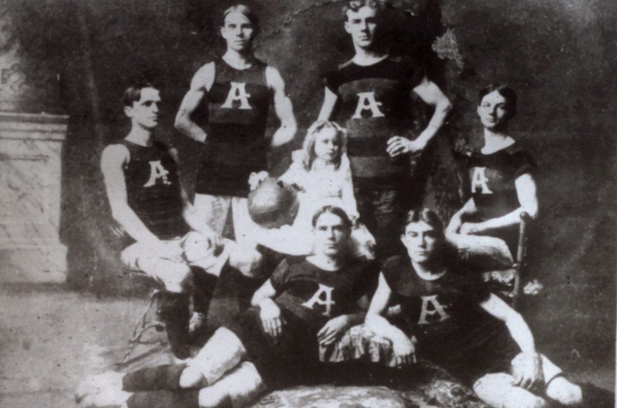 Boy's Basketball Team 1901