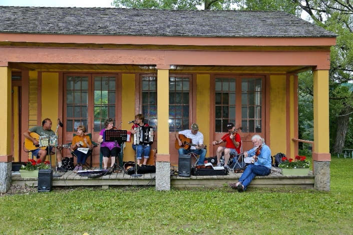 Putman Porch Music Returns to Yankee Hill Lock
